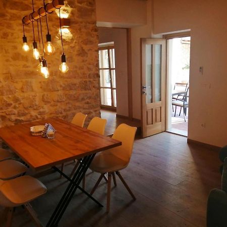 Apartments Dalmatian Stone House Turanj Exterior foto