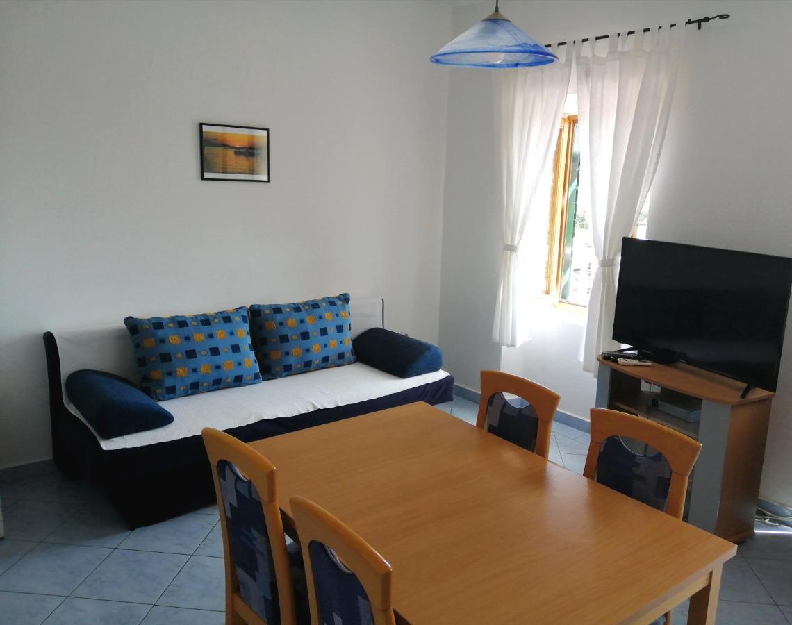 Apartments Dalmatian Stone House Turanj Exterior foto