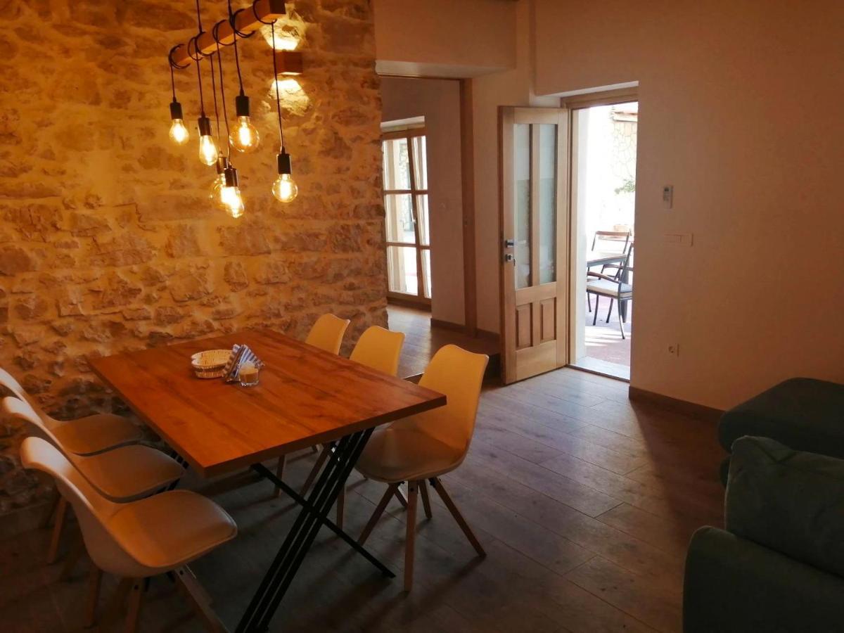 Apartments Dalmatian Stone House Turanj Exterior foto