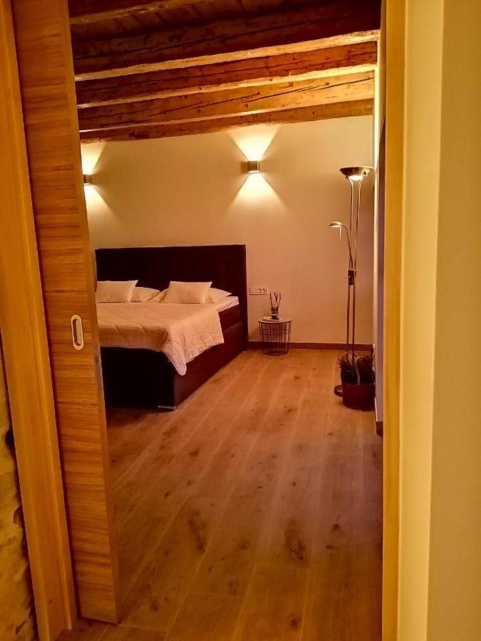 Apartments Dalmatian Stone House Turanj Exterior foto