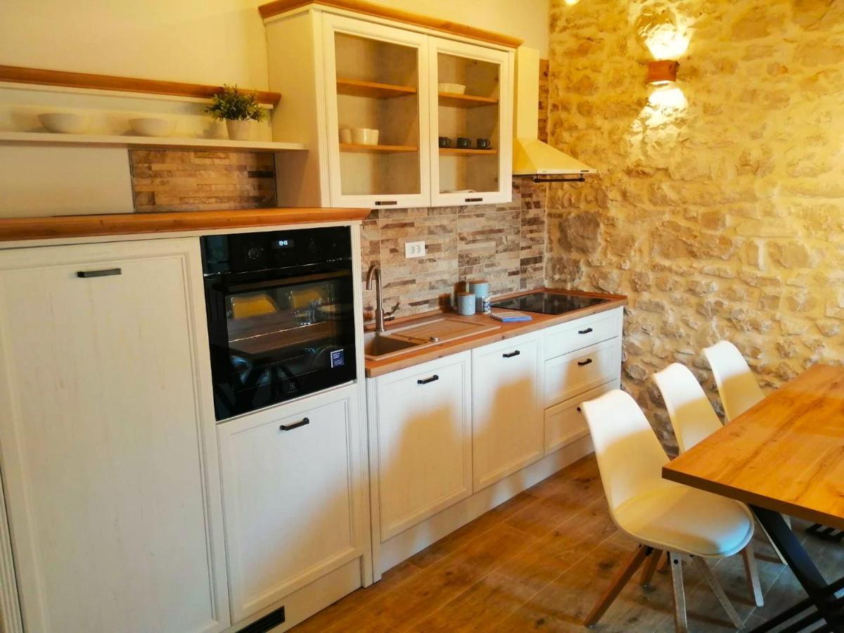 Apartments Dalmatian Stone House Turanj Exterior foto
