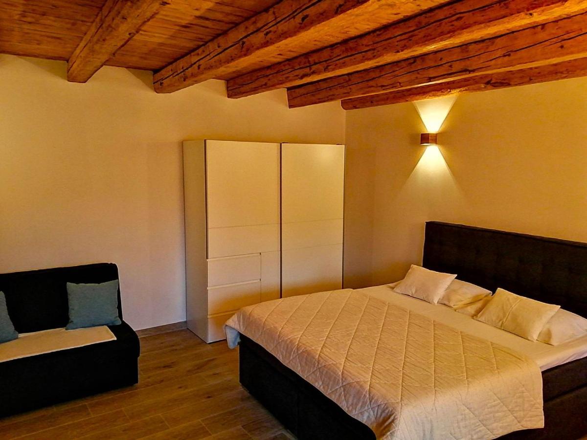 Apartments Dalmatian Stone House Turanj Exterior foto