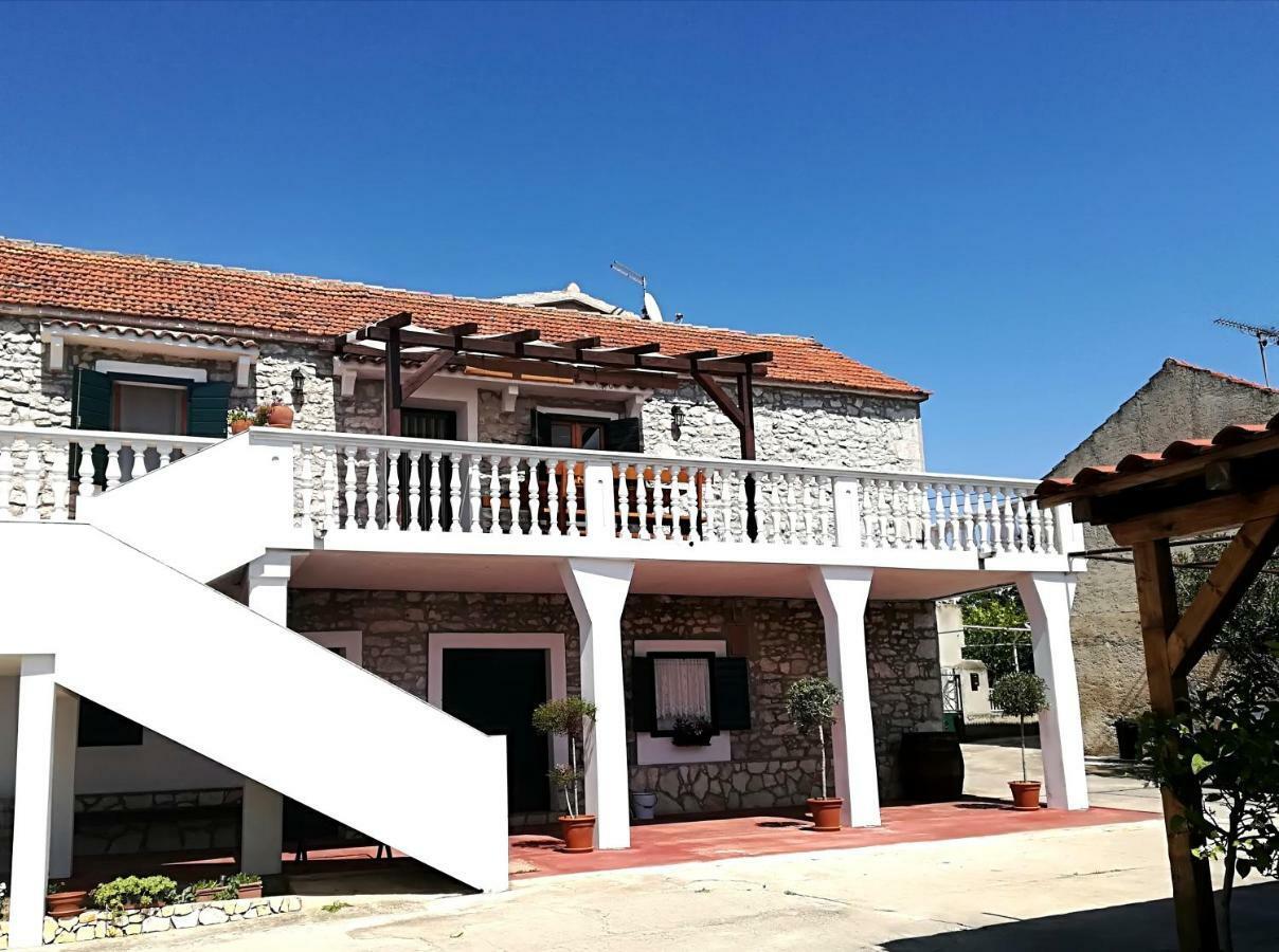 Apartments Dalmatian Stone House Turanj Exterior foto