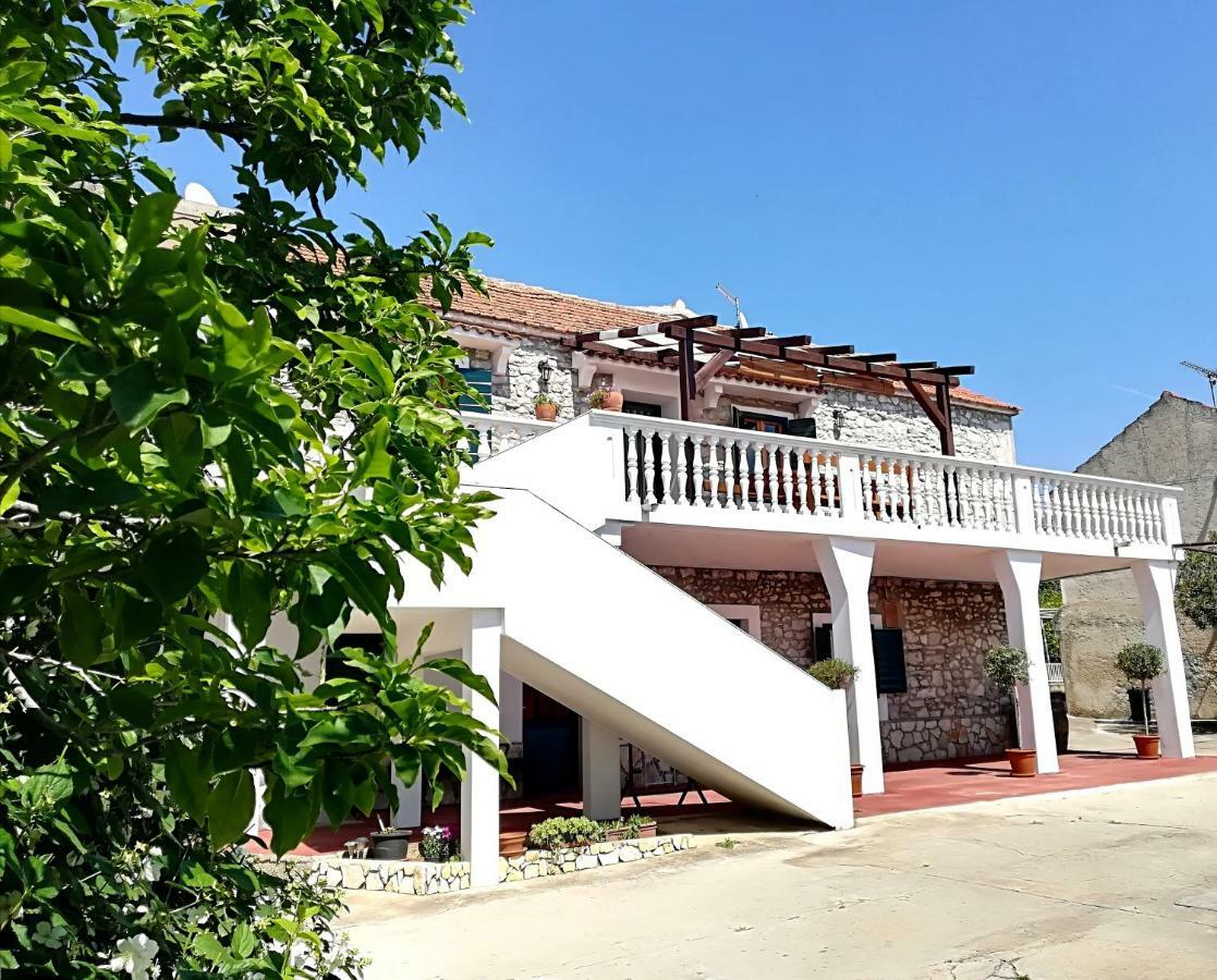 Apartments Dalmatian Stone House Turanj Exterior foto